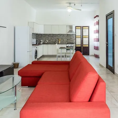 2 Bedroom In Bormla
