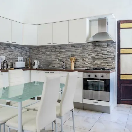 2 Bedroom In Bormla דירה *